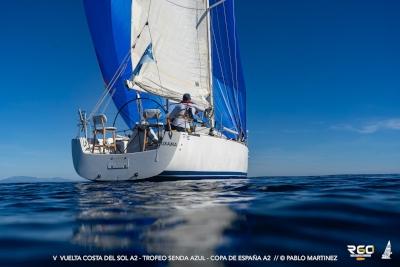 La embarcación ‘Uxama’ de Pablo Valenzuela y Alejandro García gana la 5ª Regata Vuelta Costa del Sol A Dos, Trofeo Senda Azul