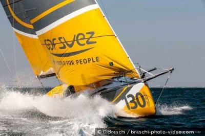 Route du Rhum. Alex Pella se mantiene en el grupo de cabeza