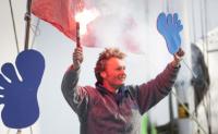 Steve White ha cruzado la línea de llegada este jueves 26 de febrero de 2009 a las 13 horas 38 minutos y 55s, firmando un 8º en la Vendée Globe