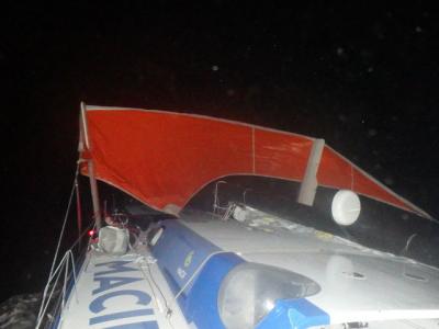 Transat Jacques Vabre: “Macif” navega con aparejo de fortuna 