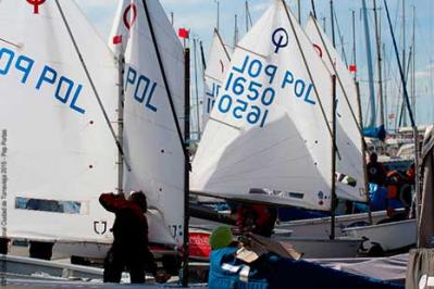 330 Optimist de 16 paises se veran las caras desde hoy en el Ciudad de Torrevieja