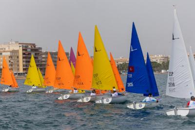 Aina Gelpí lidera el I Open Internacional Trofeo Diputación de Alicante, Inclusive Sailing