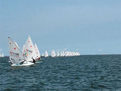 Alfonso Fernández arranca en la segunda plaza el Campeonato del Mundo de Láser Radial         