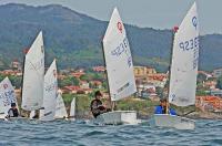  Baiona y Vigo se reparten los primeros puestos del Trofeo Baitra de vela infantil