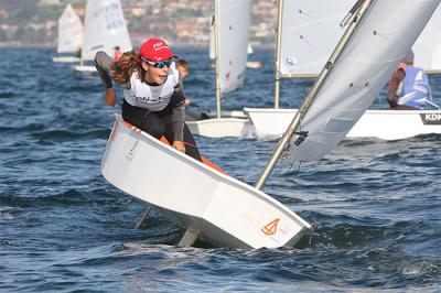 Blanca Ferrando lidera el Meeting Ciudad de Vigo tras una jornada con dos mangas y un alto nivel de regatistas en la ría viguesa