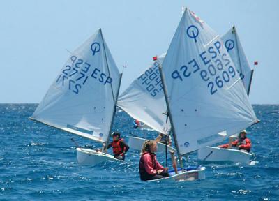 Campeonato de Canarias de optimist. Claudia Sánchez líder provisional