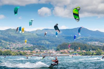 Cesantes inaugura el calendario oficial de kitesurf con el Campeonato Gallego – Trofeo Grupo Visier