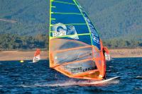 Comenzó en el embalse Gabriel y Galán el Nacional de Fórmula Windsurf