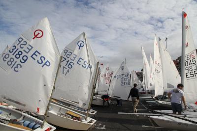 Comienza en el Abra el Trofeo Erecacho- Say Languages de vela ligera