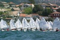 Comienza en la ría de Vigo el Trofeo Vithas con 100 optimist