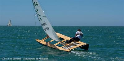 Copa de Andalucía de Patín a Vela. Victoria final para el patrón jerezano Rafael Ruiz en aguas de Chipiona