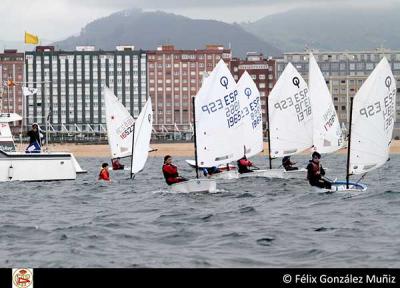 Covadonga Fernández nueva campeona de Asturias de Optimist