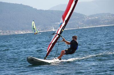 Dieciocho jóvenes promesas de la vela gallega viajaron hasta Salou al Nacional de Vela Infantil