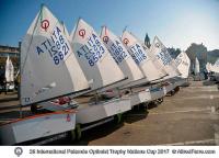 El viento falta en la segunda jornada del 28 Palamós Optimist Trophy-12 Nations Cup