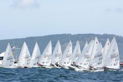 El viento y la mar se alían en Canido para conmemorar el décimo aniversario del Trofeo Granitos Ibéricos