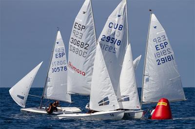 Escaso viento en el Abra en la tercera jornada del Trofeo Erecacho-Decathlon