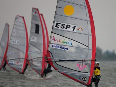 España se asegura una plata y luchará mañana por tres medallas más en la Delta Lloyd Regatta