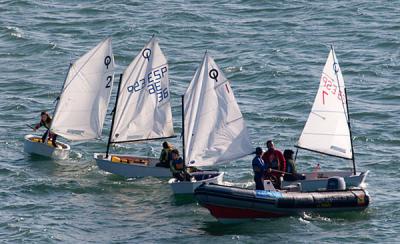 Gran participación en el trofeo R:C:M: de Santander de vela ligera, con casi 200 regatistas en la línea de salida