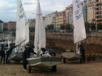 La  falta total de viento impidió el comienzo de la temporada de Otoño en la clase Snipe santanderina