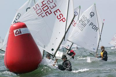 La viguesa María Diz domina la clase Optimist en el VII Trofeo Granitos Ibéricos