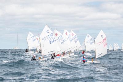 La élite del Optimist canario se  mide el Día de Canarias en Puerto Rico