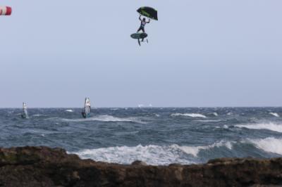 Las españolas vuelan por todo lo alto en el Mundial de Wingfoil de Gran Canaria