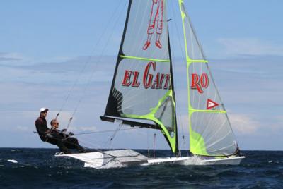 Los hermanos Alonso Tellechea lideran el Campeonato de Europa de 49er que se esta celebrando en el  Lago  Garda en Italia.