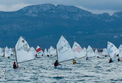 Los más pequeños triunfaron en el Trofeo Vela Infantil Ciudad de Oliva