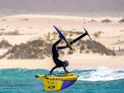 Los riders andaluces rozan el pleno en aguas de Sancti Petri en el Cpto de Andalucía y Copa de España de Wingfoil