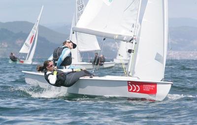 Martín Bermúdez y la olímpica Pumariega no ceden después de una larga segunda jornada en el Europeo Sur-Gran Premio Xacobeo 21-22 de Snipe