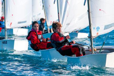 Miguel Campos cuarto en la general y tercer puesto masculino en el Autonómico de Optimist A, que se celebró el pasado fin de semana en Santa Pola.