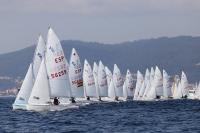 Se celebró  con éxito la 1ª jornada de vela ligera de la Semana Abanca pudiendo competir todas las clases