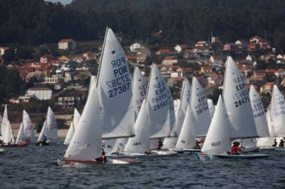 Sol y viento estable del W en la Ría de Vigo en la jornada inicial de la Semana del Atlántico