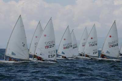 Un centenar de regatistas se dan cita en S’Arenal para el Nacional de Laser Radial 