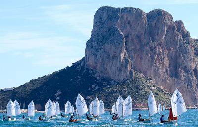 Valencia manda en la cita de Optimist en Calpe